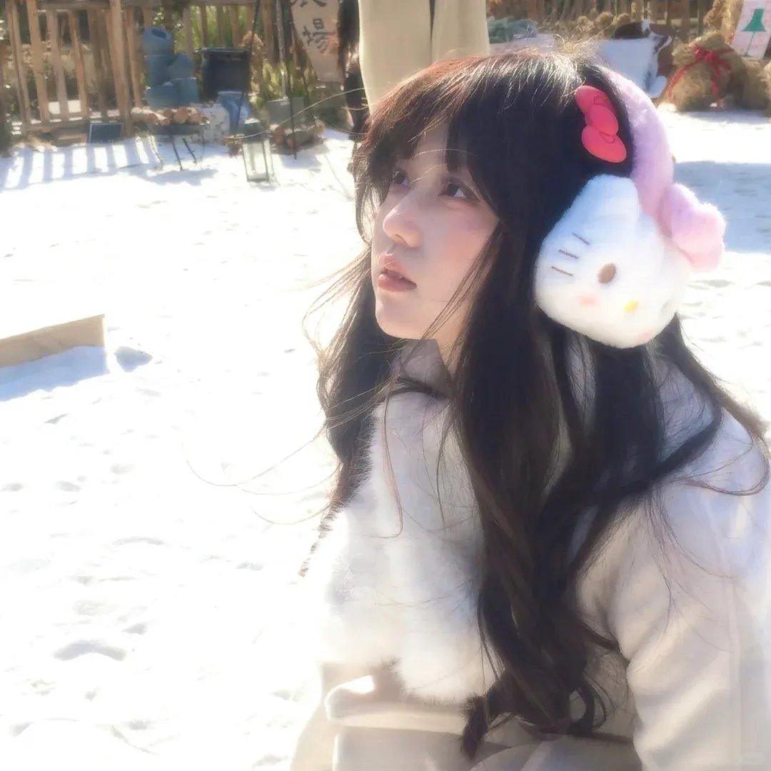 黑衣女孩